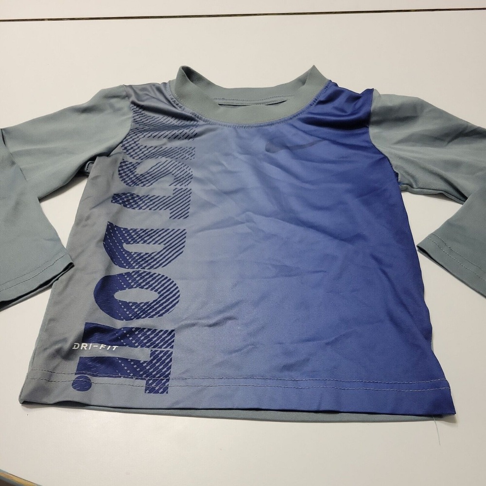 Nike DriFit Baby Boy 2T Toddler Tee Grey Crew Neck Large Center Swoosh Pullover